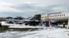 Лайнер SSJ100 после аварийной посадки в Шереметьеве