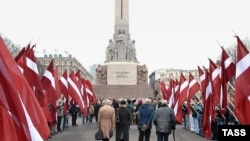 Разрешение на проведение манифестаций получили все пять подававших заявки ультраправых и противостоящих им левых организаций