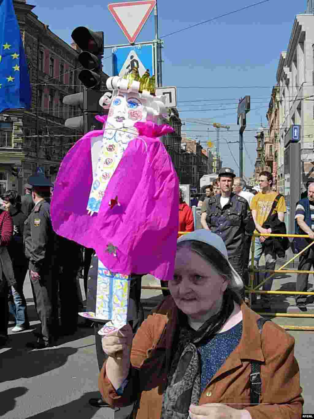 Russia -- March of Dissent in St.Petersburg 01May2008