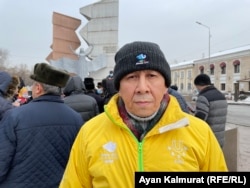 "Желтоқсан ақиқаты" қоғамдық бірлестігінің мүшесі, журналист Ақын Ордабайұлы. Алматы, 26 желтоқсан 2020 жыл.