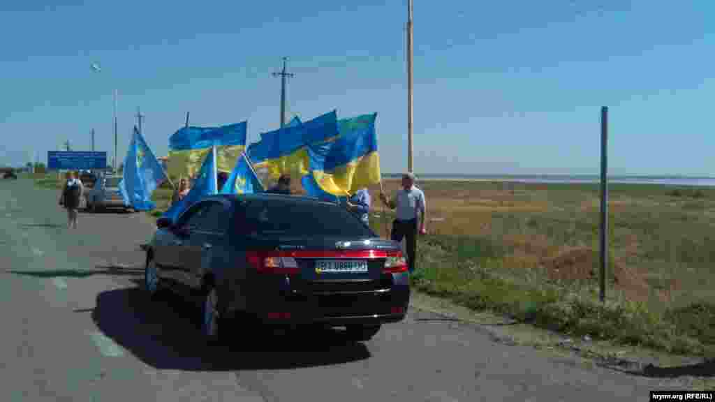 Жители Крыма приехали в поселок Новоалексеевка Херсонской области для того, чтобы проголосовать на выборах Президента Украины