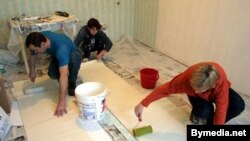 Belarus -- Fiber wallpaper during the repair of apartments, undated