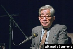 Kenzaburo Oe