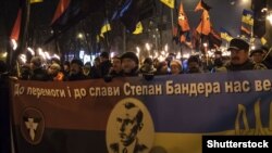 Акции сторонников Степана Бандеры не вызывают восторга у соседей Украины – не только на востоке, но и на западе