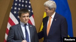 Госсекретарь США Джон Керри и министр иностранных дел Украины Павел Климкин в Анталии, 13 мая 2015 года