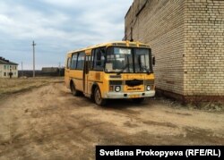 Рейсовый автобус в деревнях Псковской области