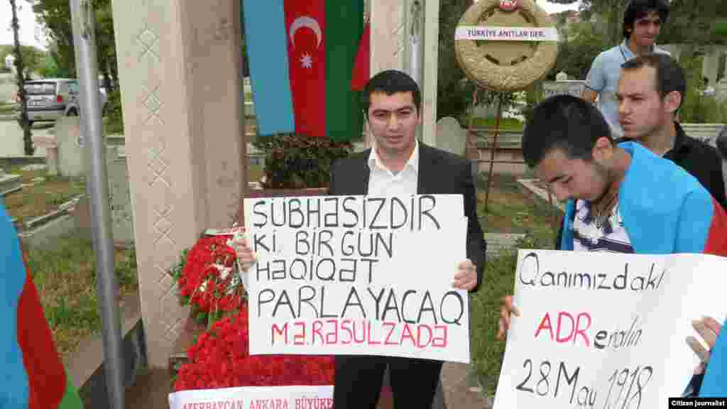 Ankarada M.Ə.Rəsulzadənin qəbri önündə - 28 May 2011, tələbələrin göndərdikləri şəkillər 