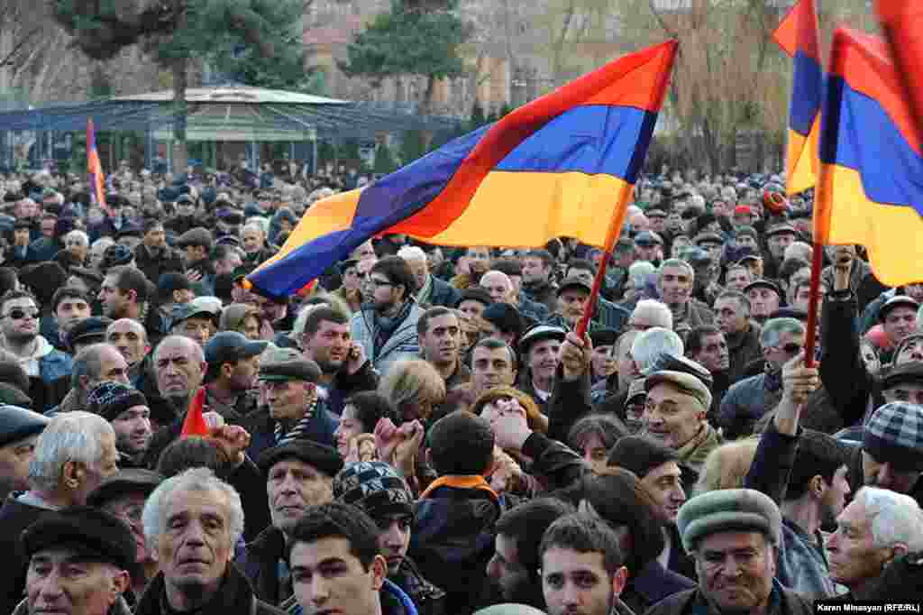 Armenia -- A post-election rally by opposition candidate Raffi Hovhannisian, Yerevan, 20Feb2013