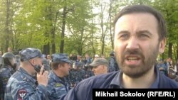 Илья Пономарев на Болотной площади Москвы, 6 мая 2012 года