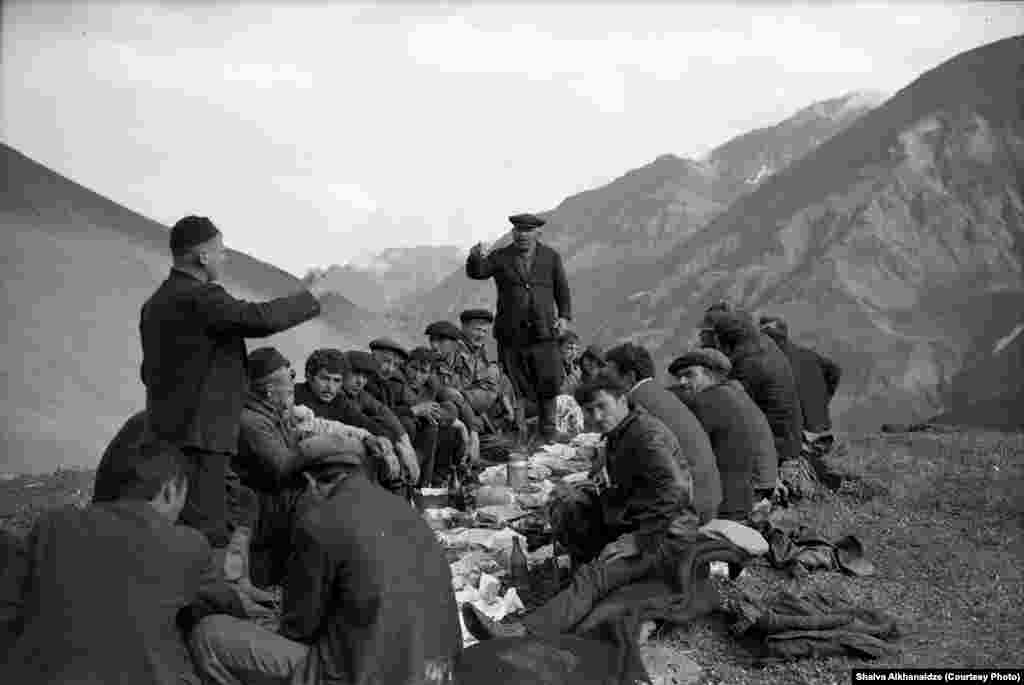 Фотограф Шалва Алханаидзе. Серия "Дорога на Тушети 1950-1975"